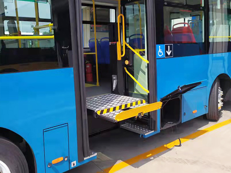 輪椅升降機(jī)