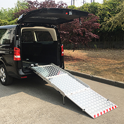 商務(wù)車(chē)輪椅上車(chē)導(dǎo)板