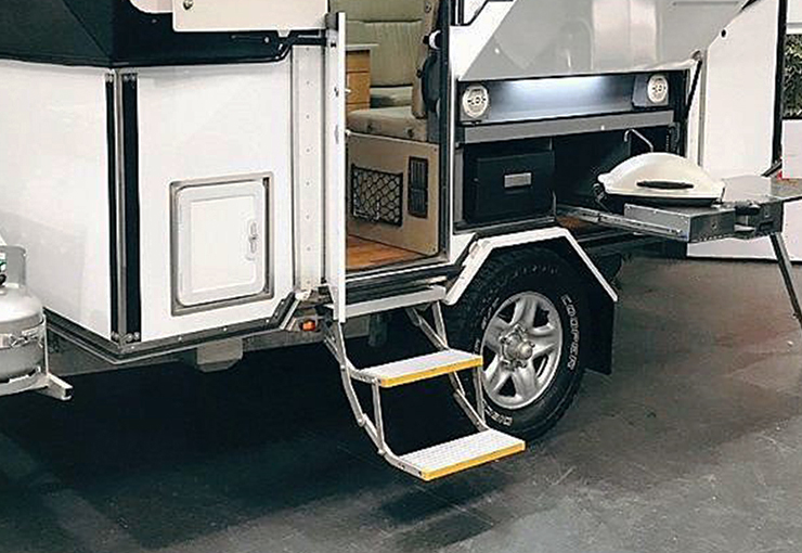 ES-F-D 電動(dòng)折疊踏步（兩級(jí)下擺式）