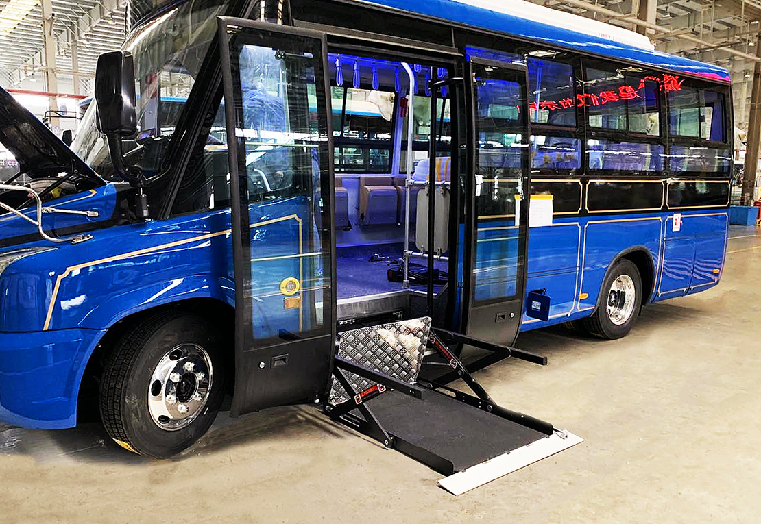 UVL-700/1300 輪椅升降機(安裝于二級踏步區(qū))