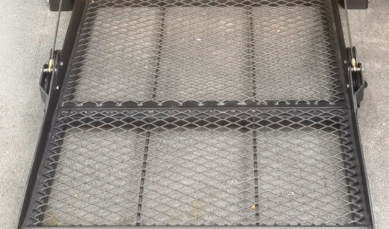 網(wǎng)狀防滑平臺(tái)